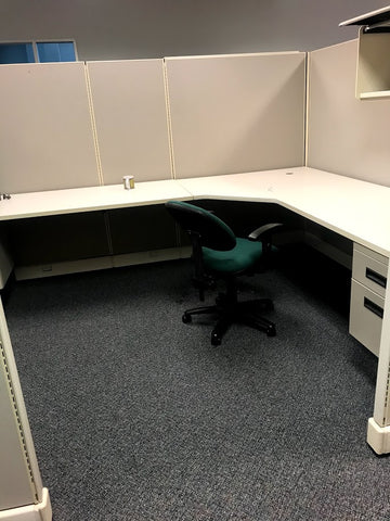 Herman Miller ao2 in white color
